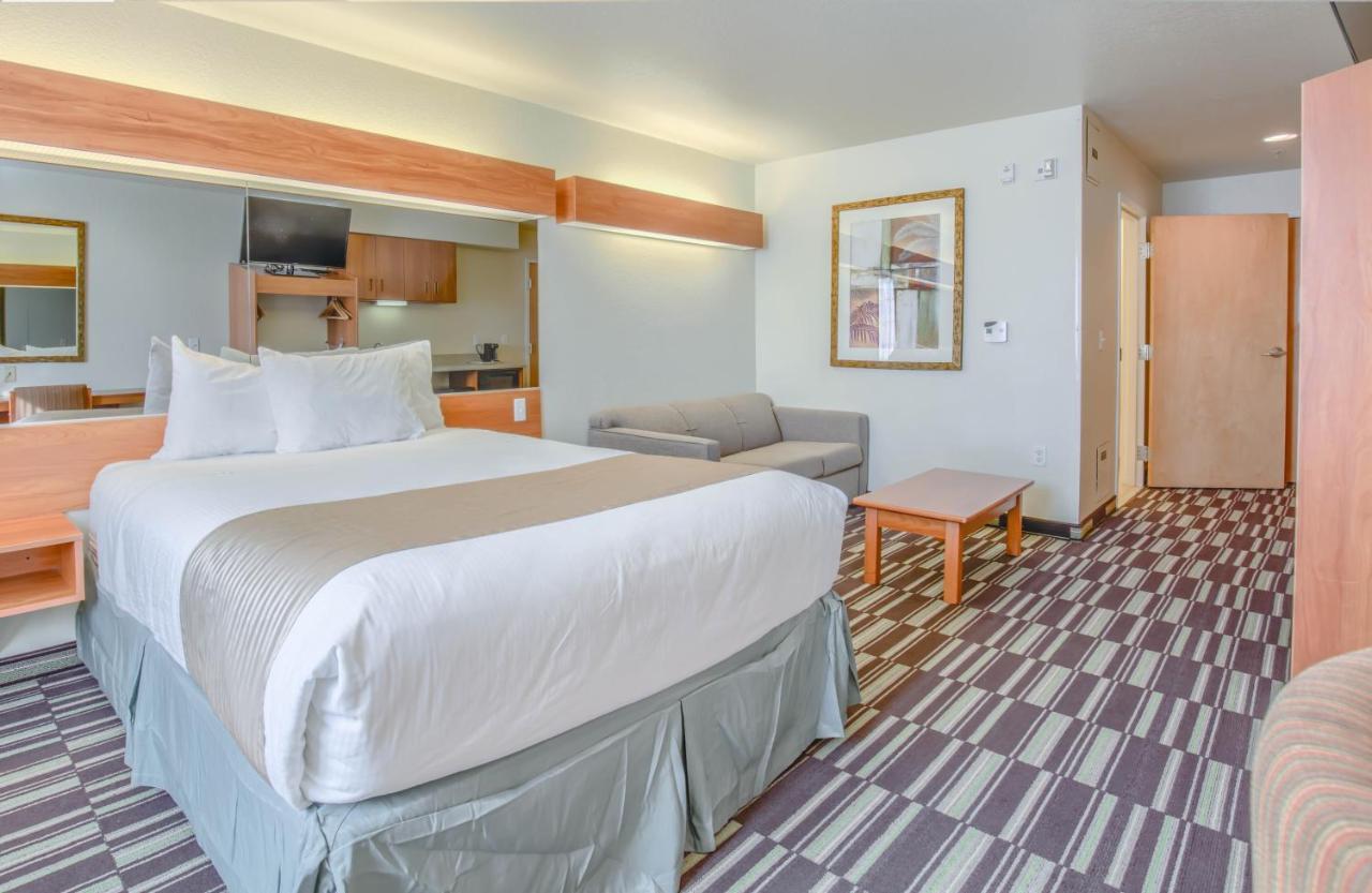 Microtel Inn & Suites By Wyndham Gulf Shores Exterior photo