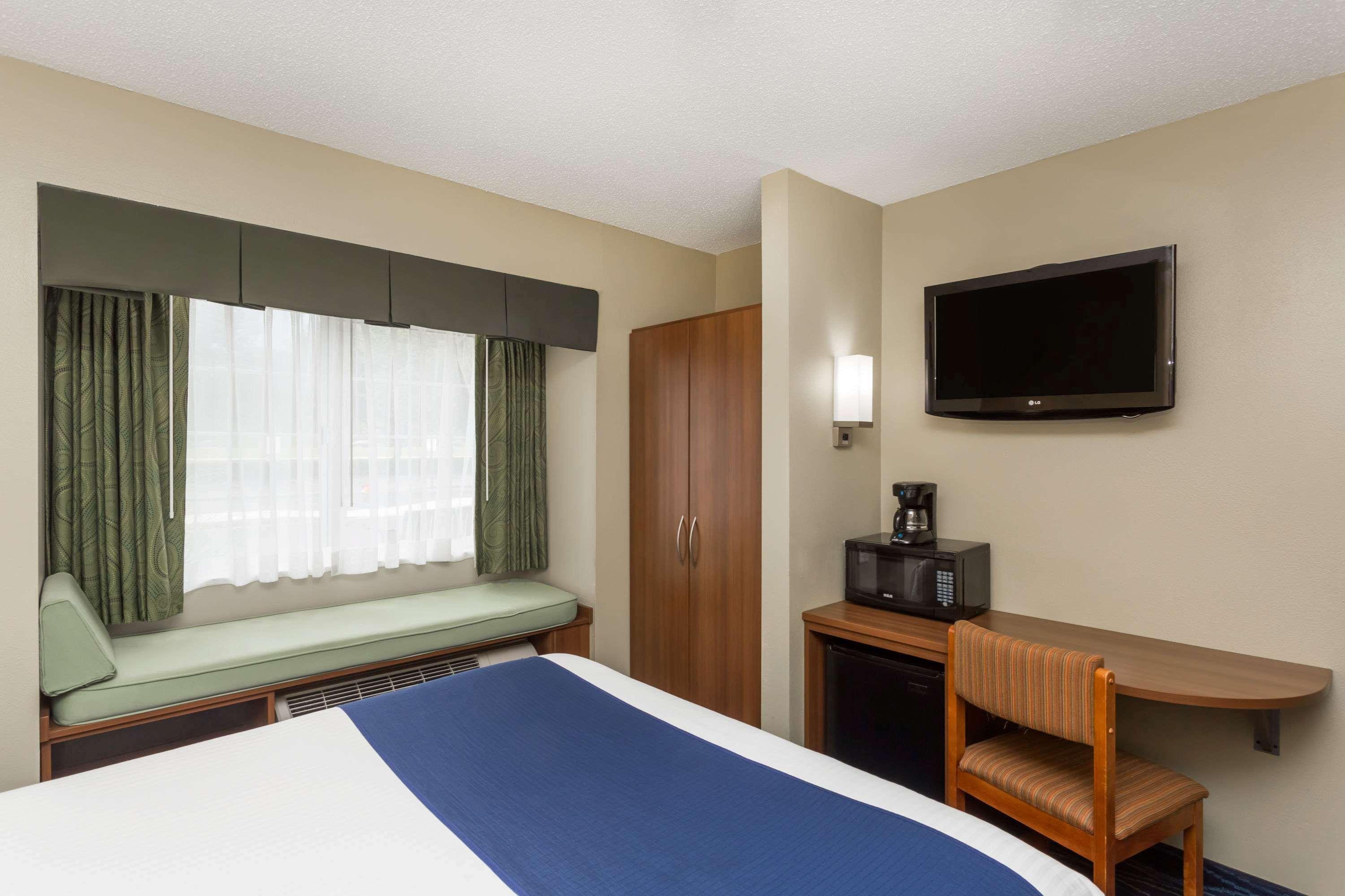 Microtel Inn & Suites By Wyndham Gulf Shores Exterior photo