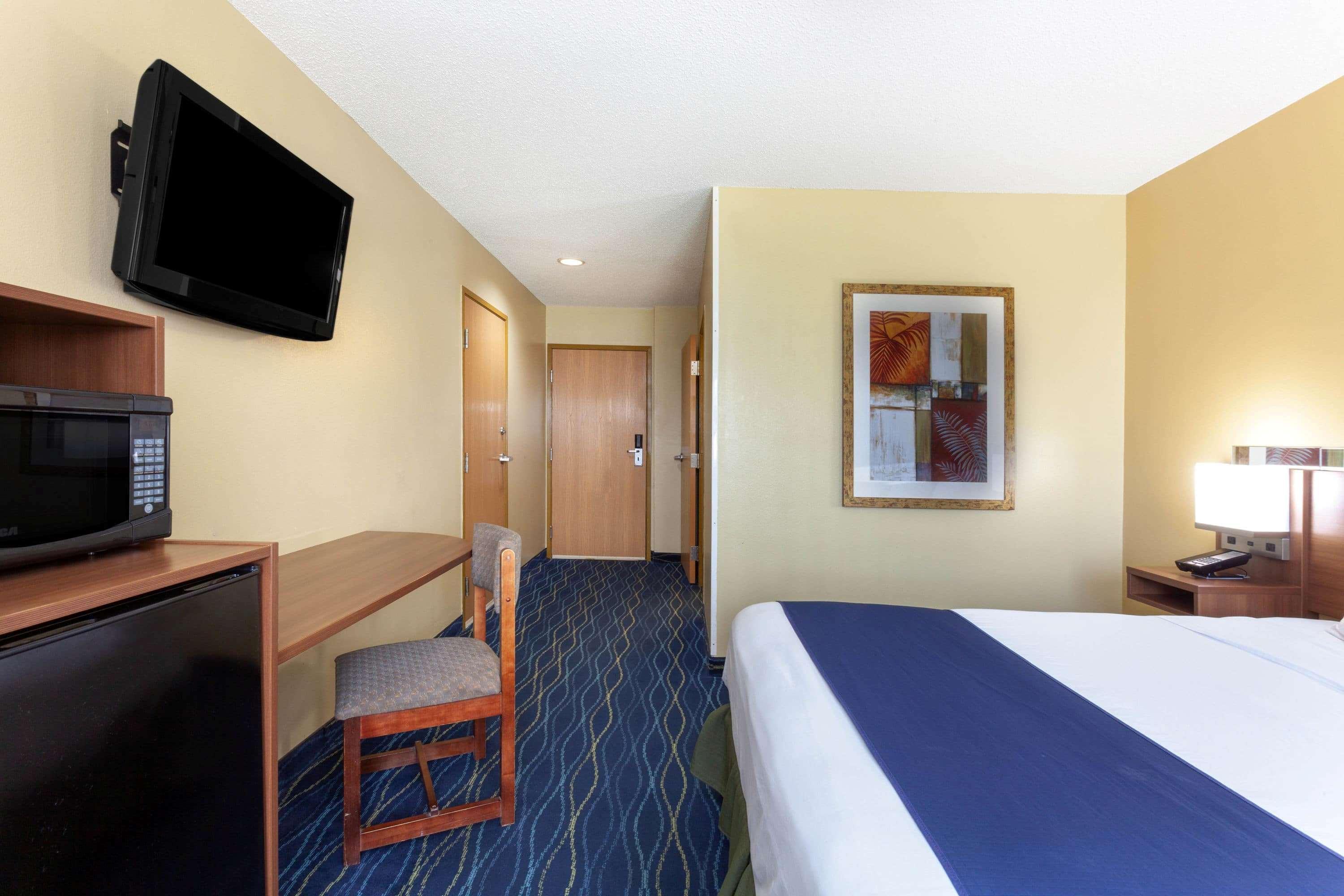Microtel Inn & Suites By Wyndham Gulf Shores Exterior photo